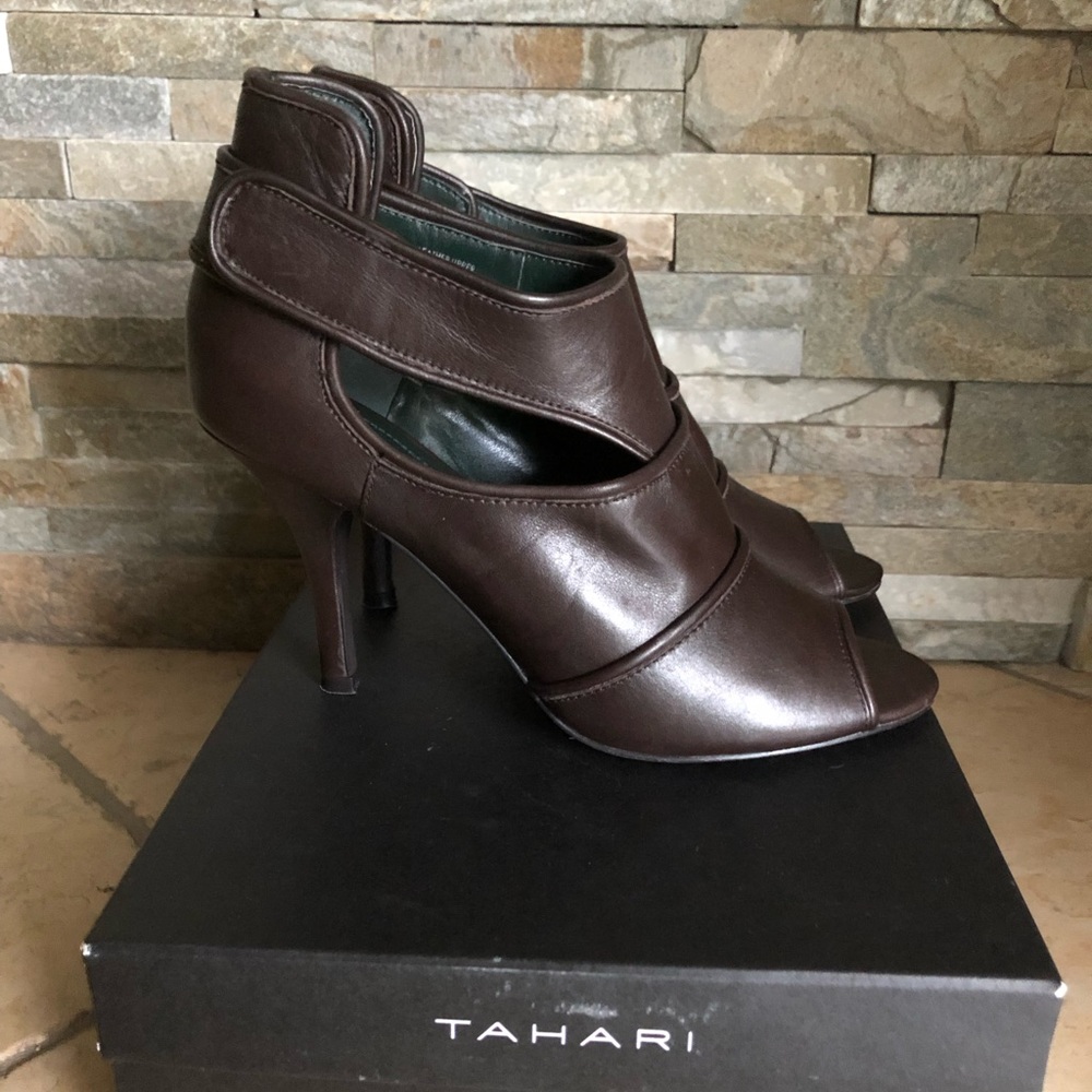 Brown Leather Cut-Out Peep Toe Sandals
